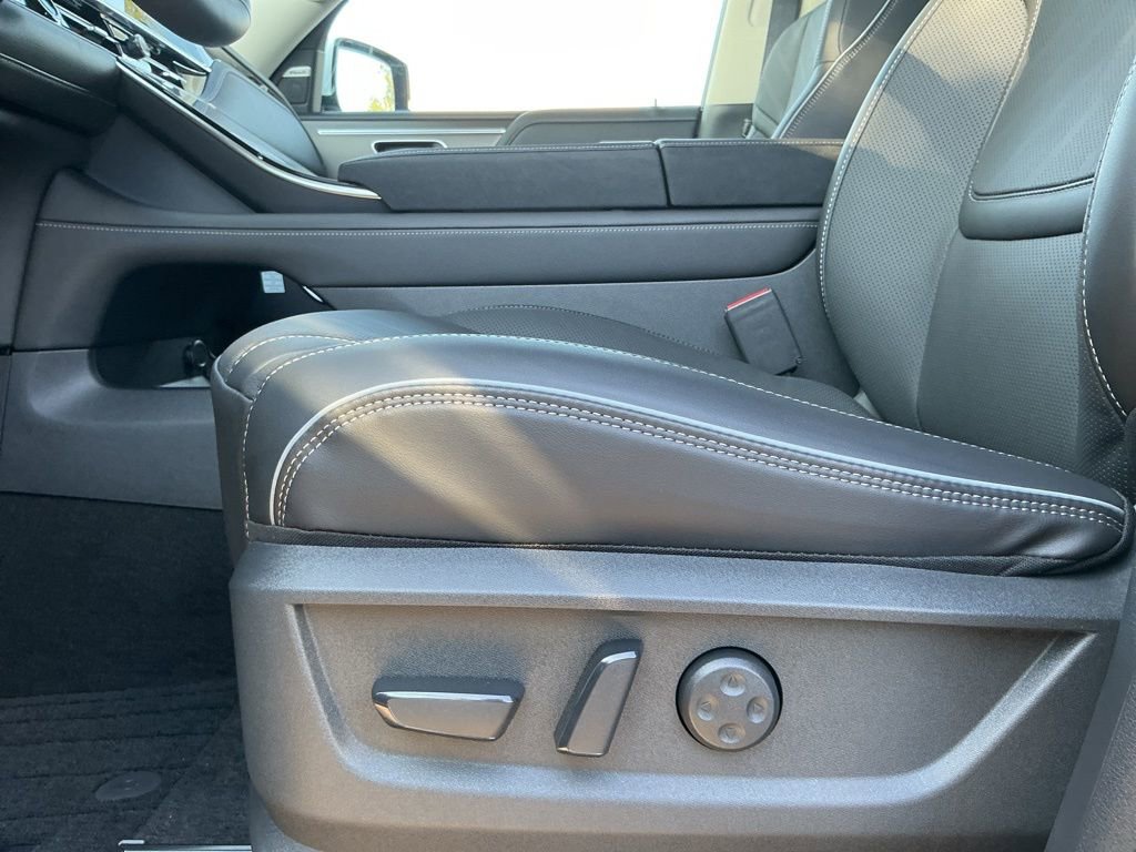 Used 2026 INFINITI QX80 Luxe w/ Exterior Package image 17