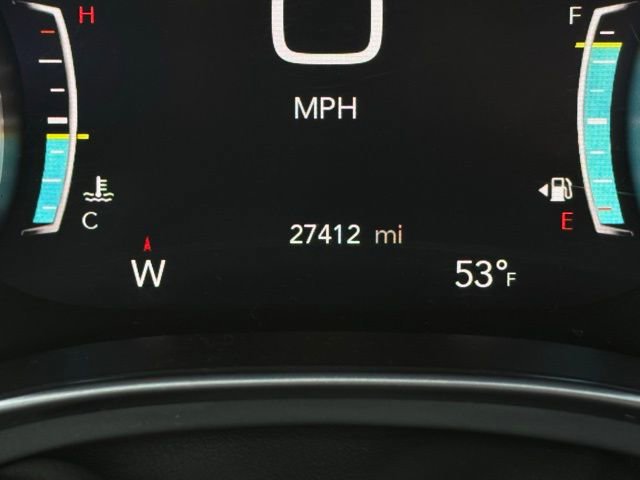 Used 2025 Chrysler Pacifica Limited image 34