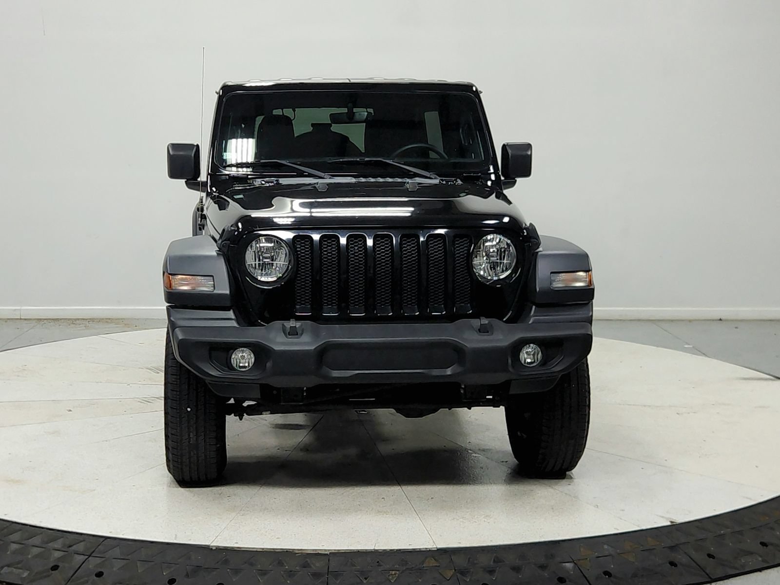Used 2021 Jeep Wrangler Unlimited Sport AWD/4WD image 3