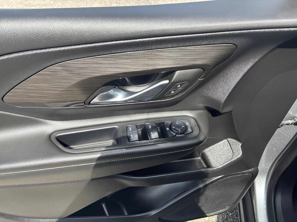 Used 2024 GMC Terrain SLE AWD/4WD image 10