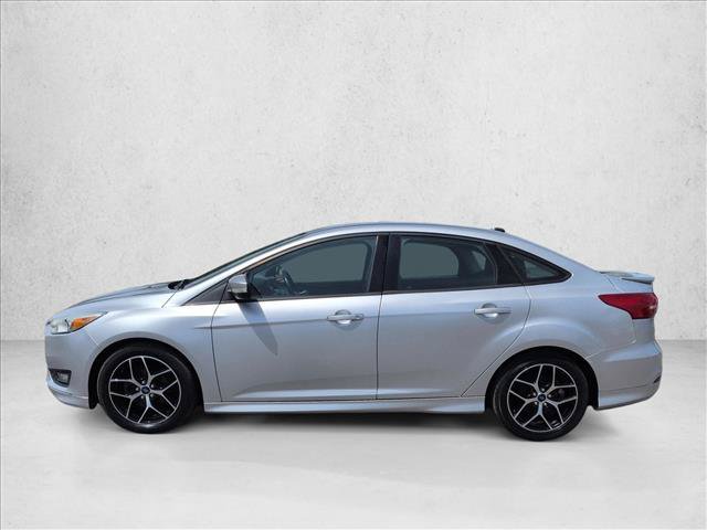 Used 2015 Ford Focus SE w/ SE Sport Package FWD image 5