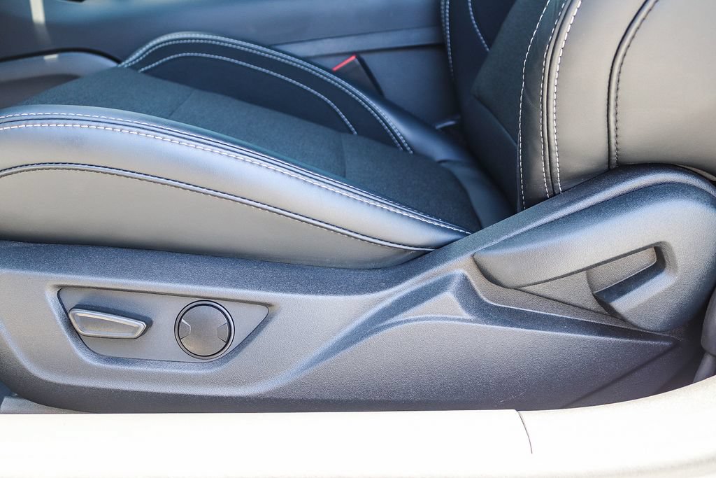 Used 2025 Ford Mustang Coupe RWD image 25
