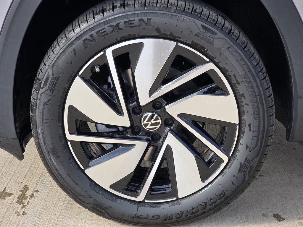 New 2026 Volkswagen Atlas SE image 8