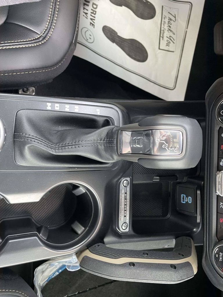 New 2025 Ford Bronco Badlands w/ Sasquatch Package AWD/4WD image 16