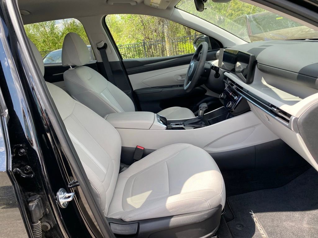 Certified 2025 Hyundai Tucson SEL AWD/4WD image 30