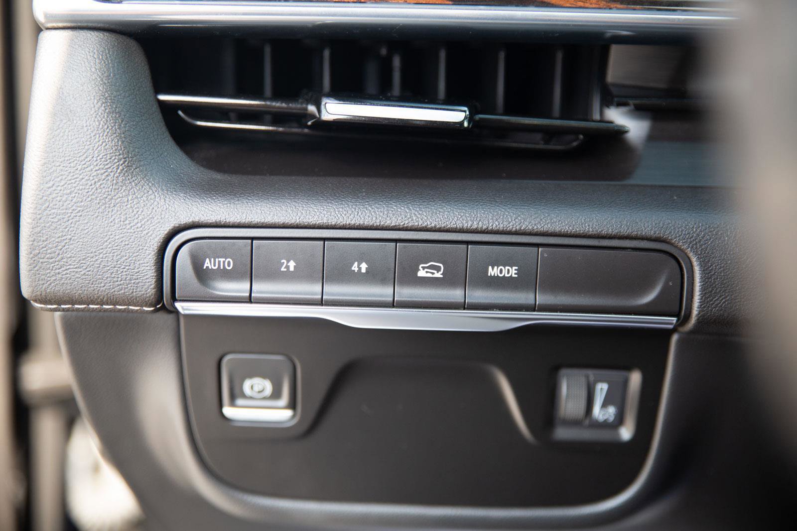 Used 2022 Cadillac Escalade Premium Luxury image 21