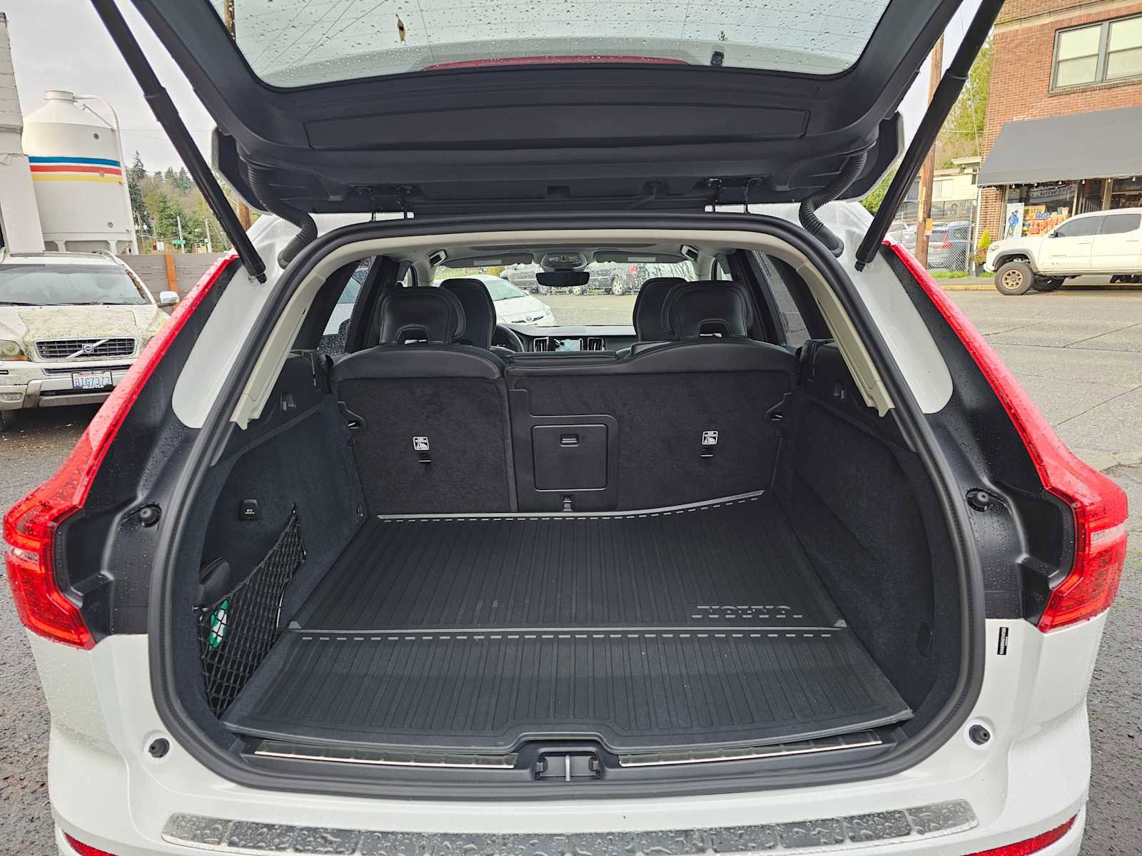 Used 2025 Volvo XC60 T8 Ultra w/ Protection Package Premier image 16