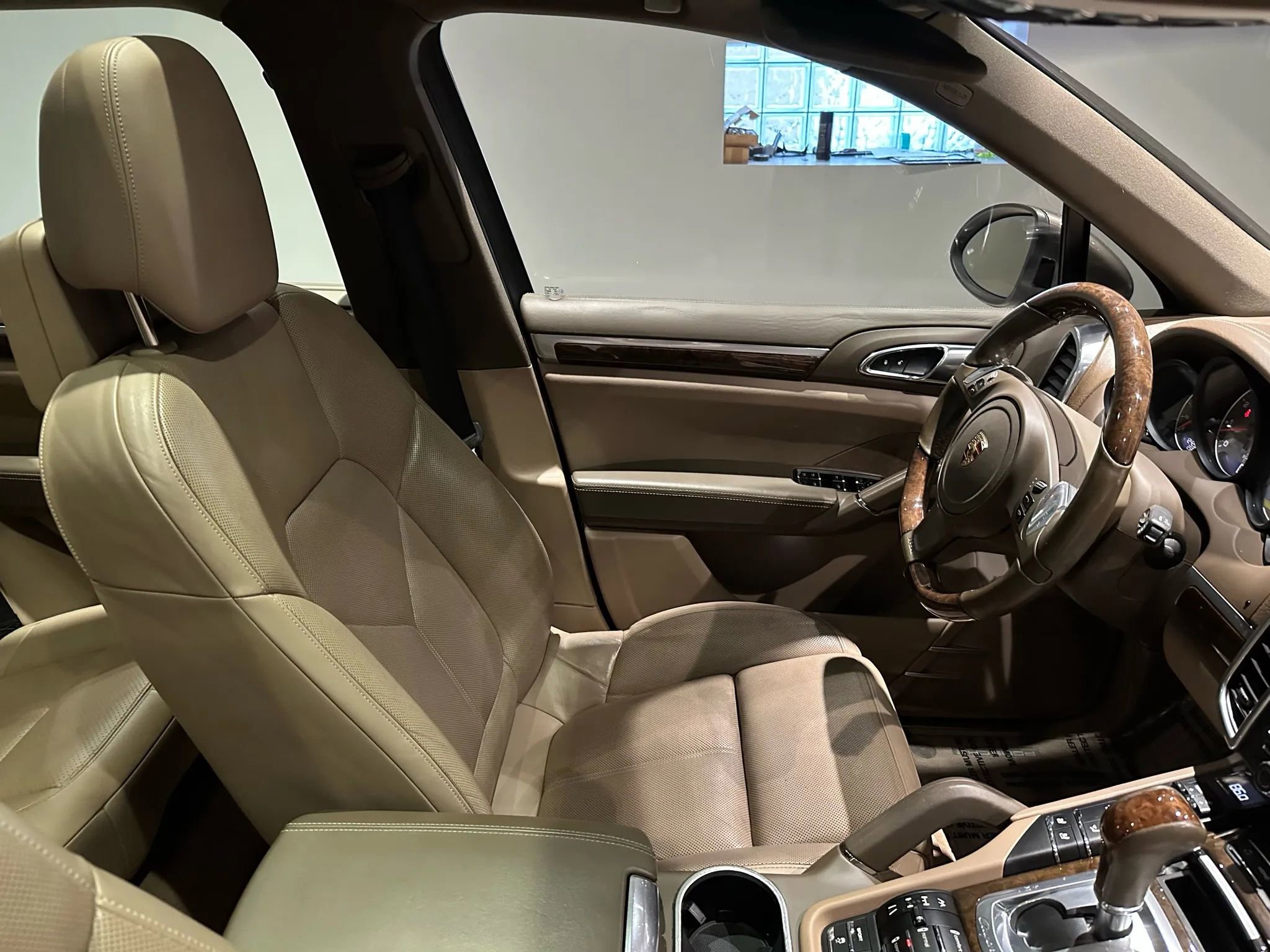 Used 2013 Porsche Cayenne S image 37