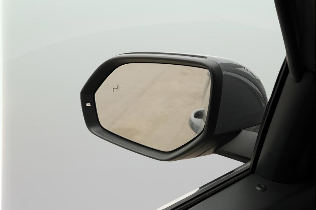 Used 2023 Volkswagen Atlas Cross Sport SEL Premium R-Line image 35