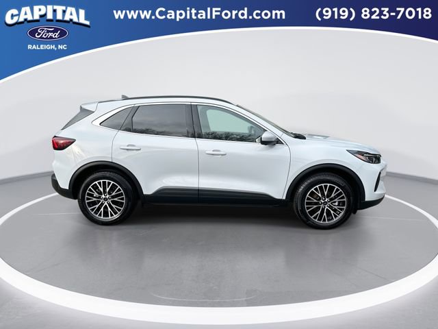 Certified 2025 Ford Escape SE w/ PHEV Premium Package image 9