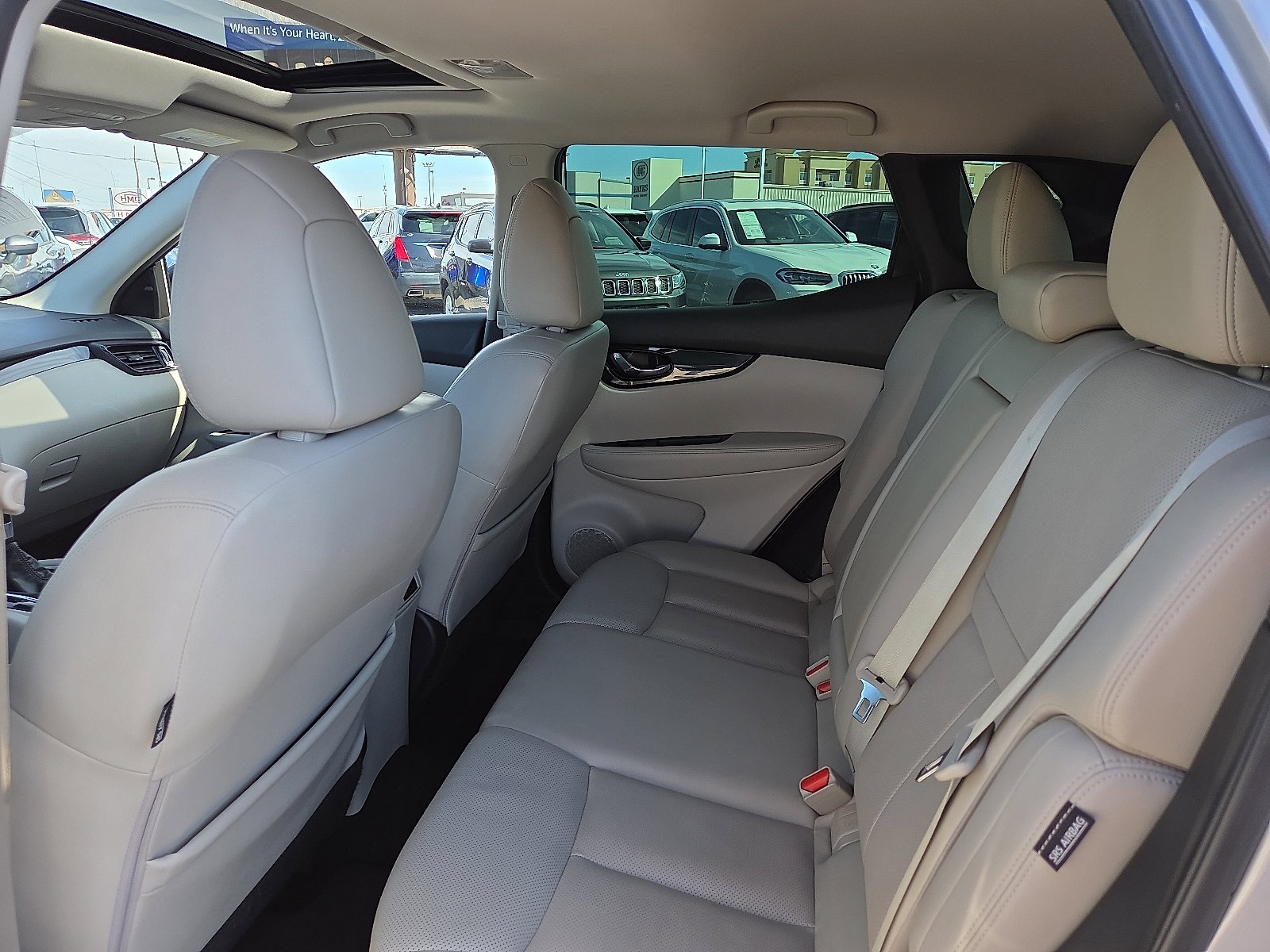 Used 2022 Nissan Rogue Sport SL w/ Premium Package image 11