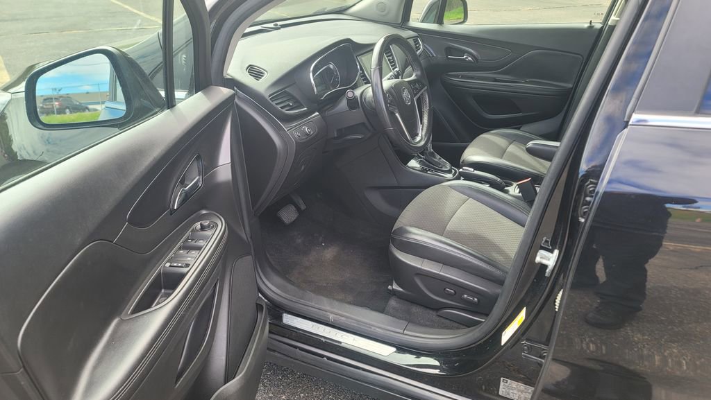 Used 2019 Buick Encore Preferred image 18
