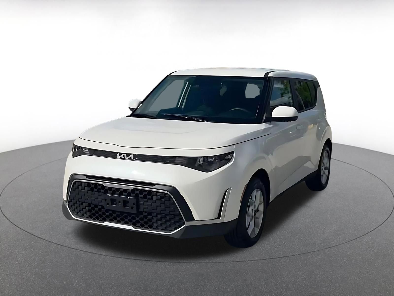 Used 2025 Kia Soul LX w/ LX Technology Package FWD image 7