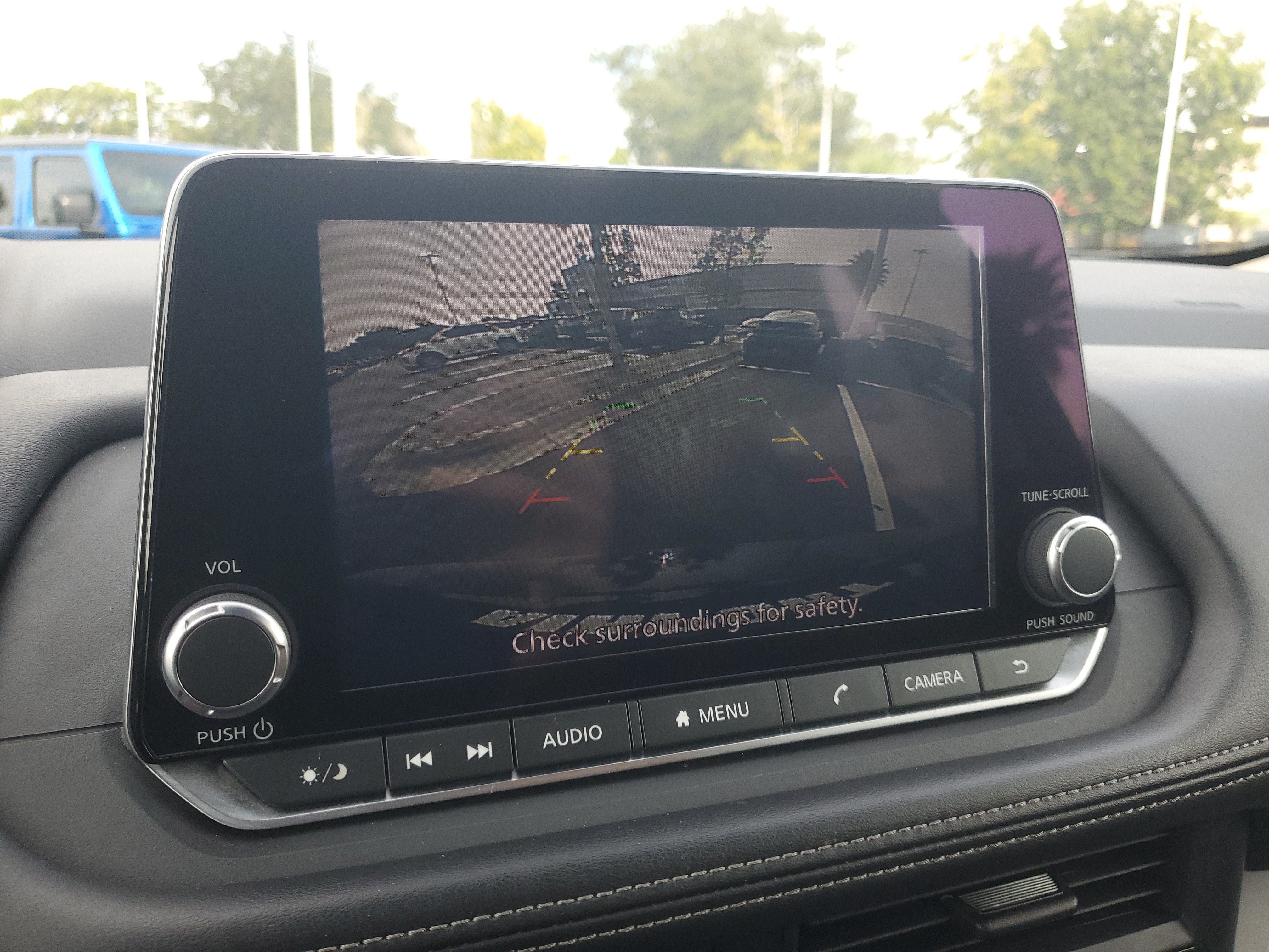 Used 2024 Nissan Rogue S FWD image 21