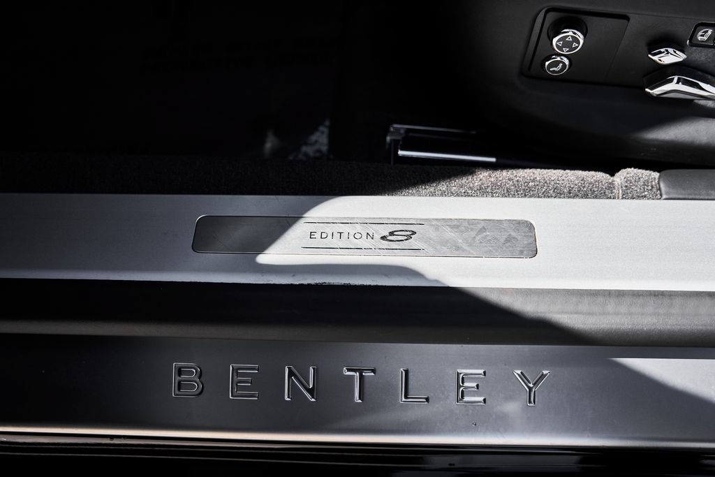 Used 2024 Bentley Flying Spur V8 AWD/4WD image 37