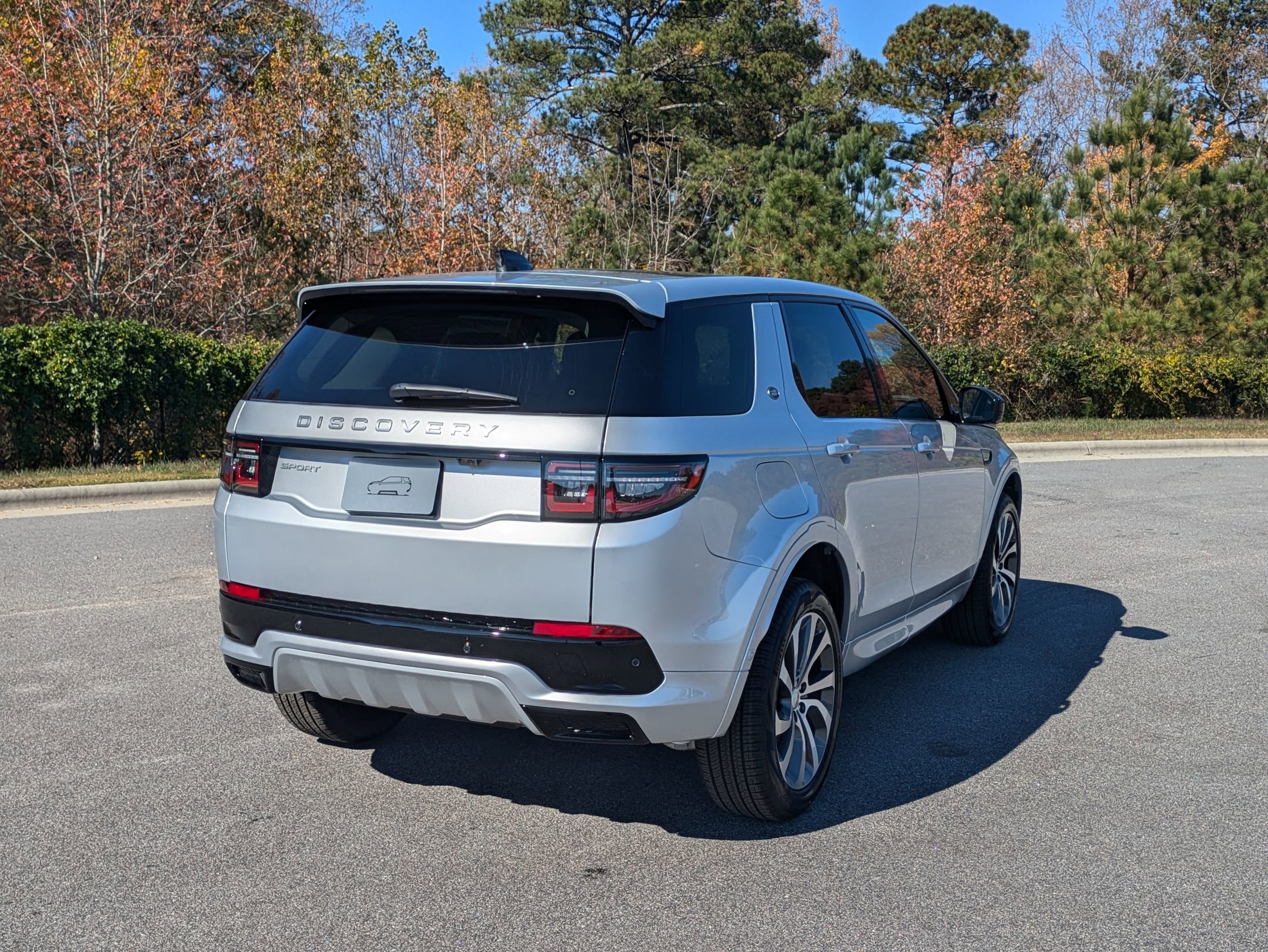 New 2025 Land Rover Discovery Sport S image 5