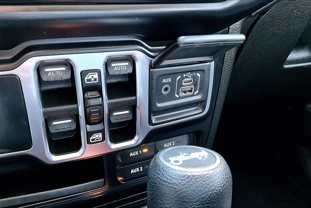 Used 2019 Jeep Wrangler Unlimited Sport S AWD/4WD image 16