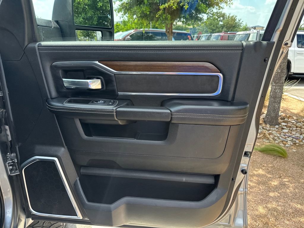 Used 2023 RAM 2500 Laramie AWD/4WD image 30