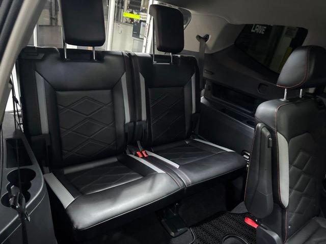 Used 2024 Volkswagen Atlas Peak Edition SEL AWD/4WD image 36