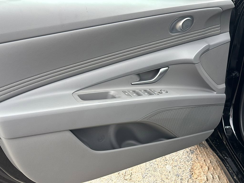 New 2025 Hyundai Elantra Sport image 10