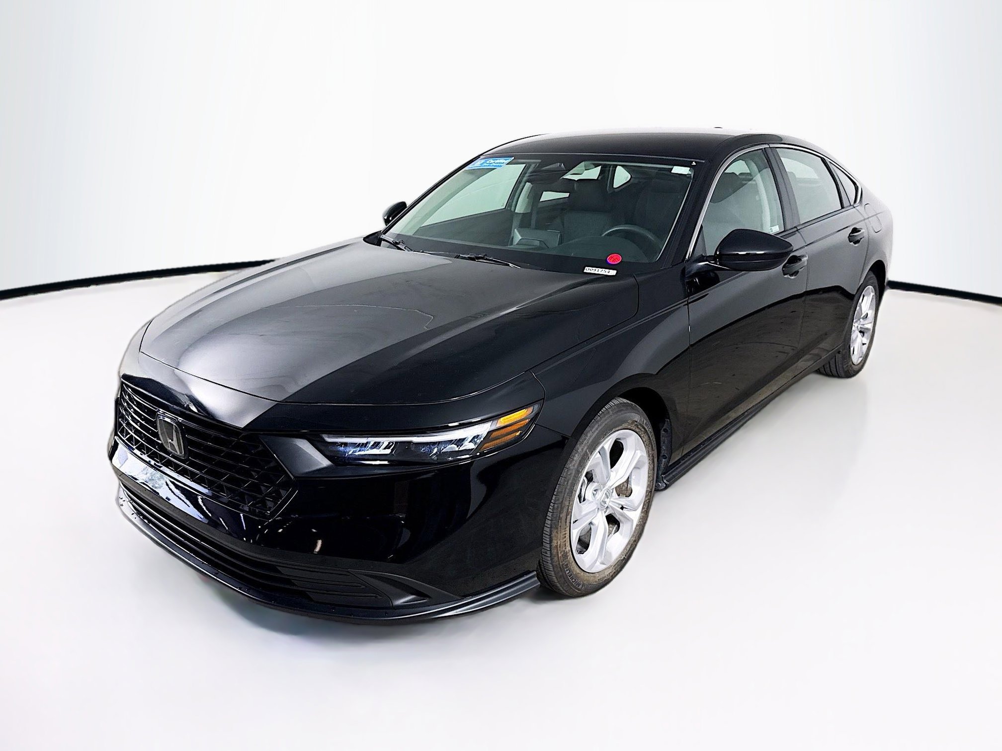 Certified 2025 Honda Accord LX image 4