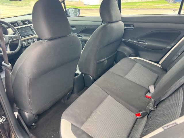 Used 2021 Nissan Versa SV FWD image 34