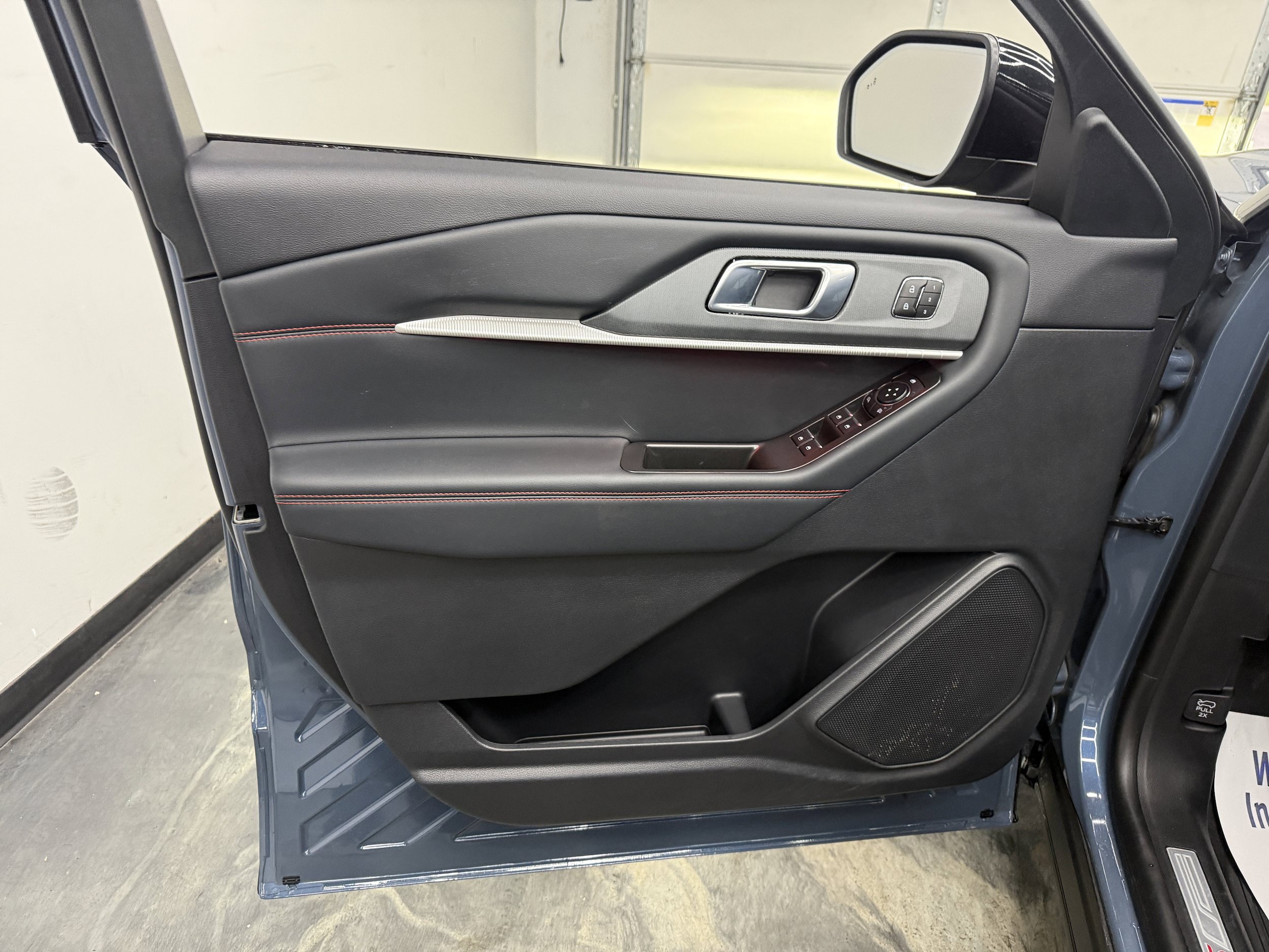 Used 2026 Ford Explorer ST-Line w/ ST-Line Street Pack AWD/4WD image 10