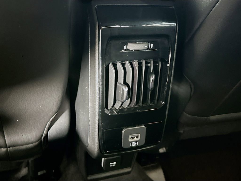 Used 2023 Jeep Compass Latitude image 32