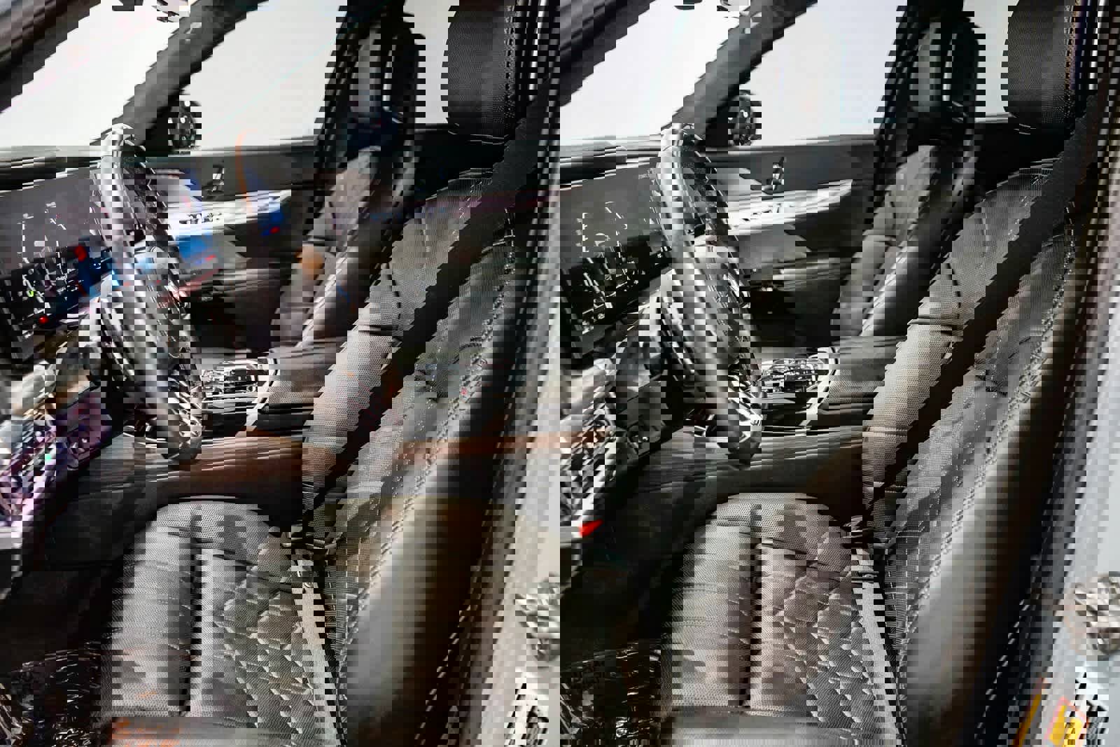 Used 2024 BMW 760i xDrive w/ Executive Package image 17