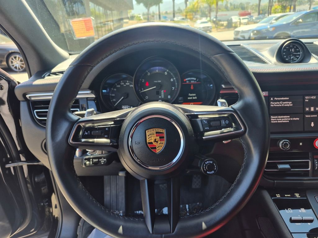 Used 2023 Porsche Macan image 14