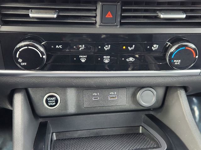 Used 2023 Nissan Rogue S image 36