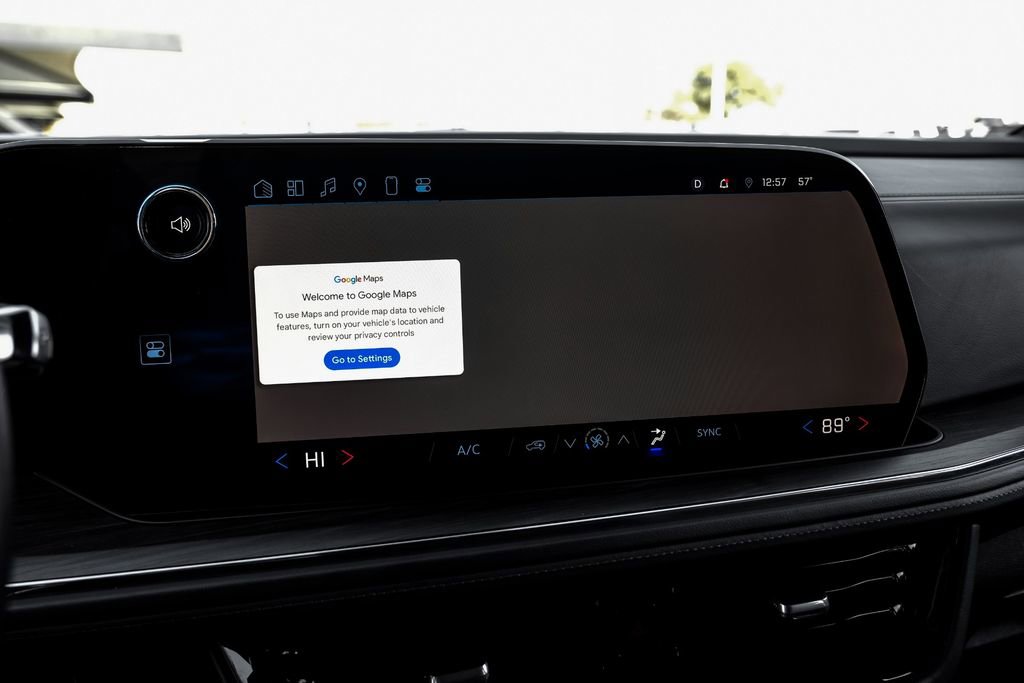 Used 2025 Chevrolet Suburban LS image 18