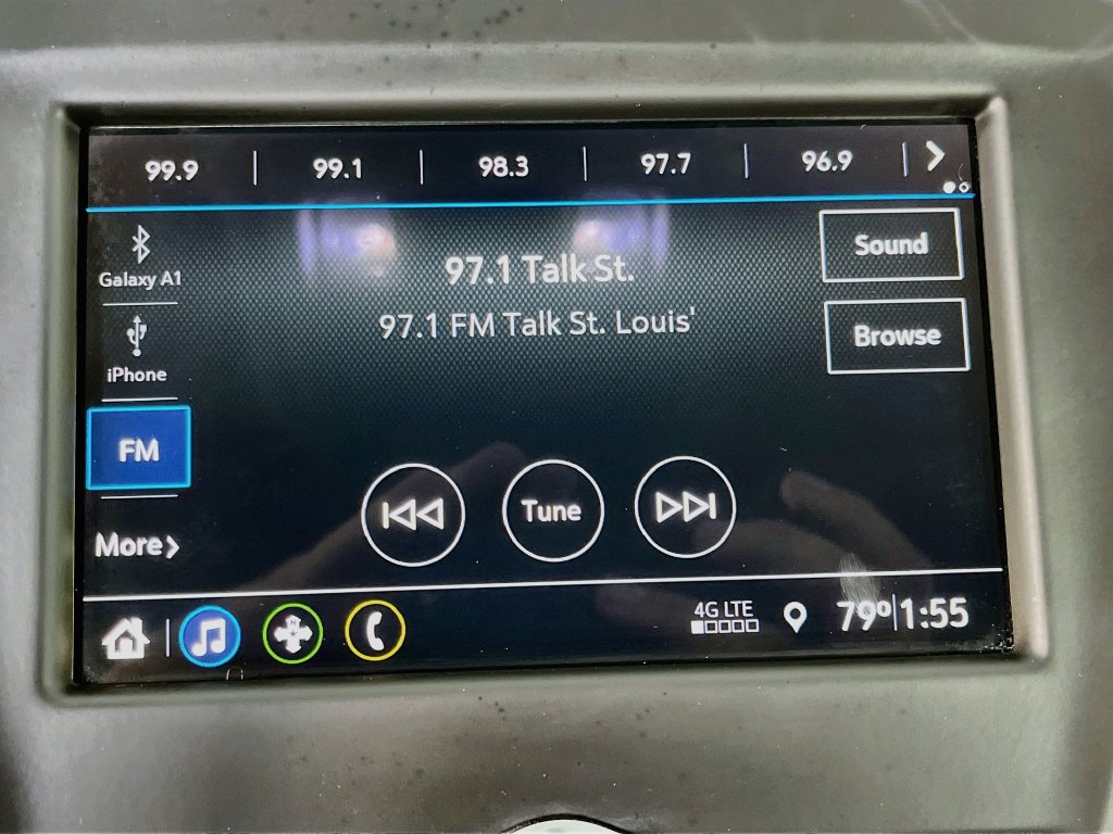 Used 2019 Chevrolet Equinox LS FWD image 17