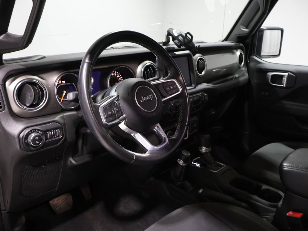 Used 2020 Jeep Gladiator Overland image 15