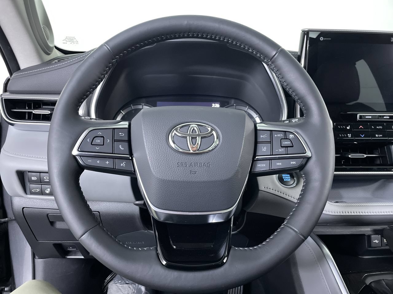 Used 2021 Toyota Highlander Platinum AWD/4WD image 13