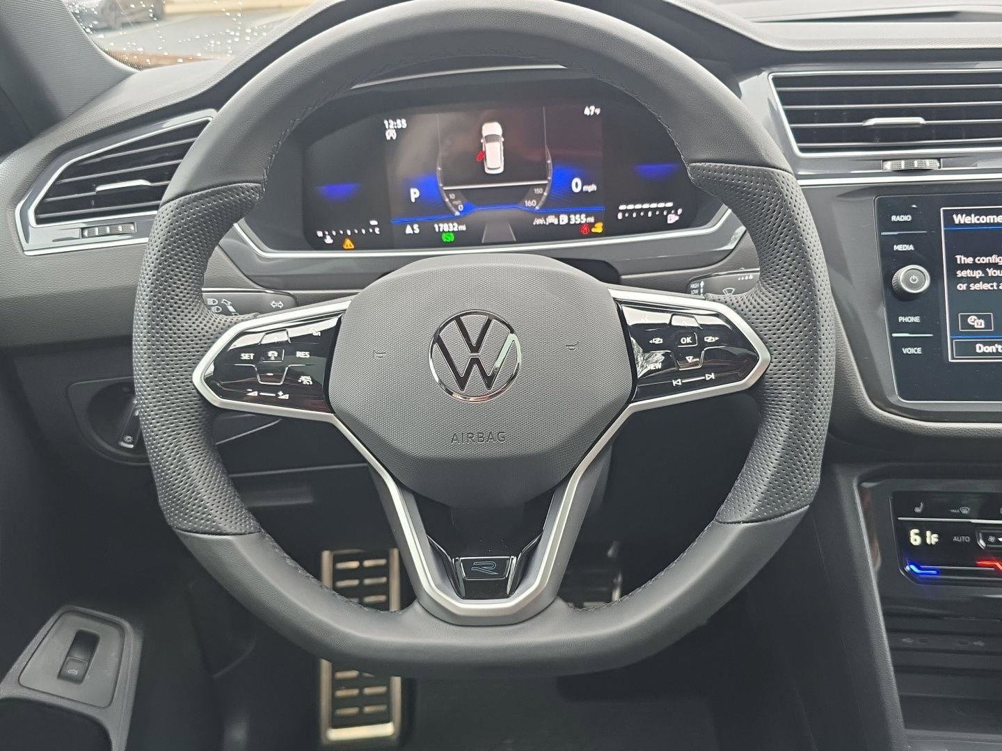 Used 2024 Volkswagen Tiguan SE R-Line image 11