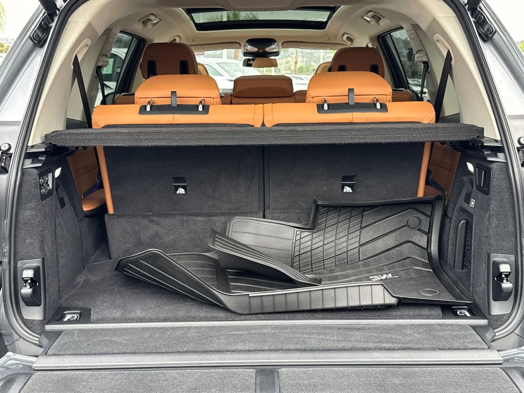 Used 2024 BMW X7 xDrive40i w/ Premium Package image 33