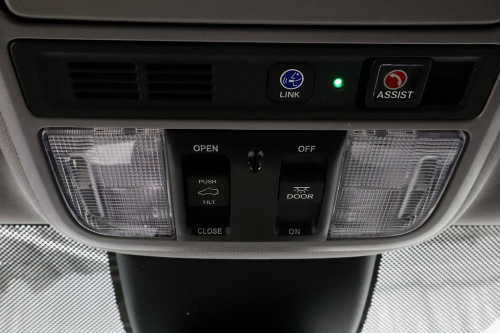 Used 2024 Honda Odyssey Touring image 32