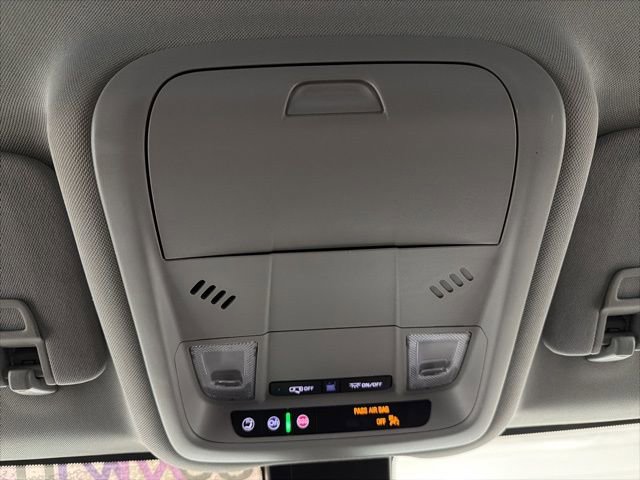 Used 2024 GMC Terrain SLE AWD/4WD image 18