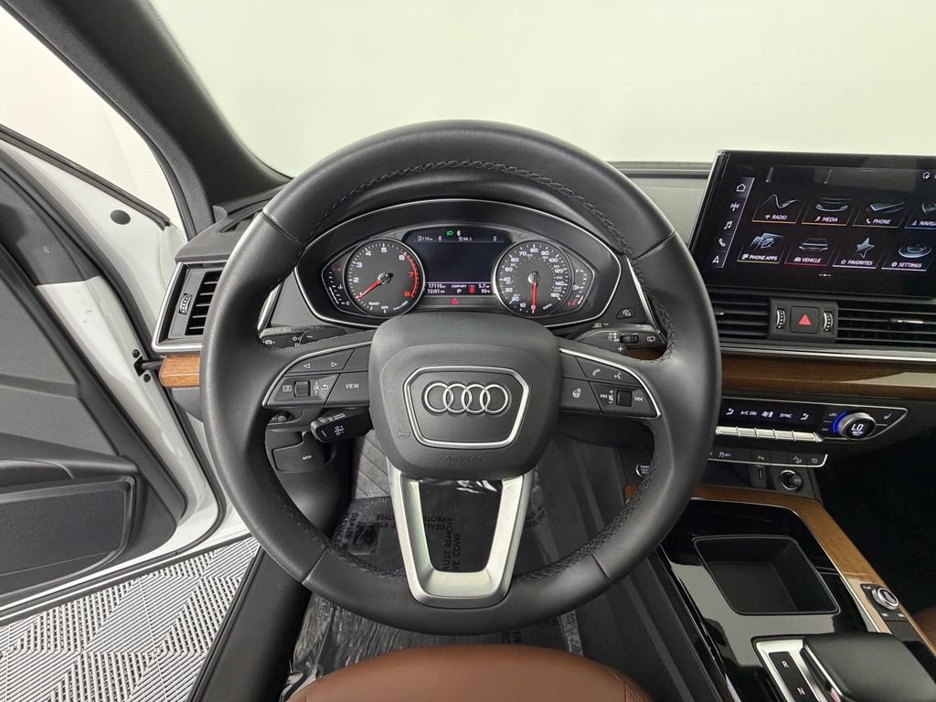 Used 2022 Audi Q5 2.0T Premium w/ Convenience Package AWD/4WD image 21