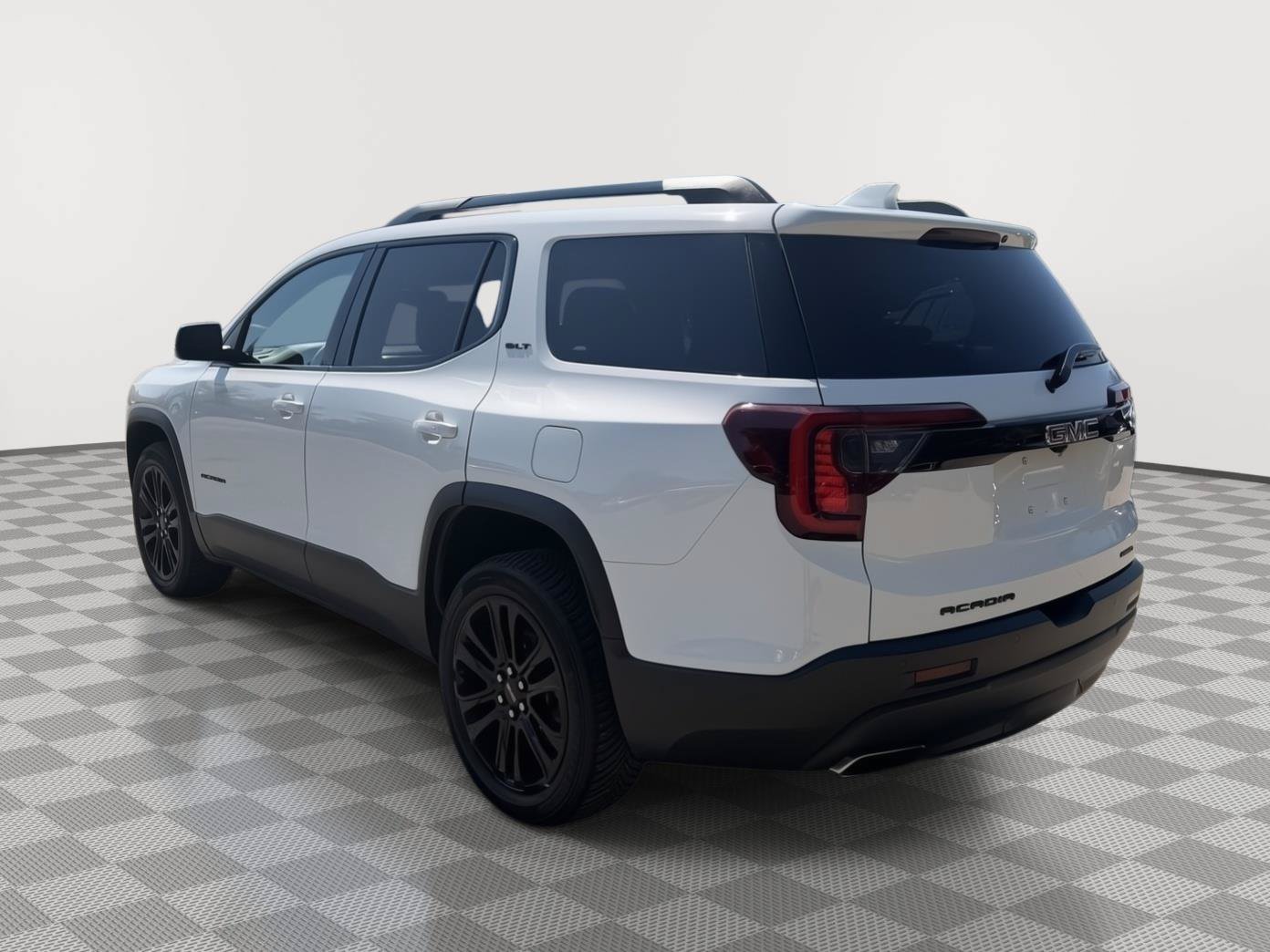 Used 2023 GMC Acadia SLT w/ Elevation Edition AWD/4WD image 3