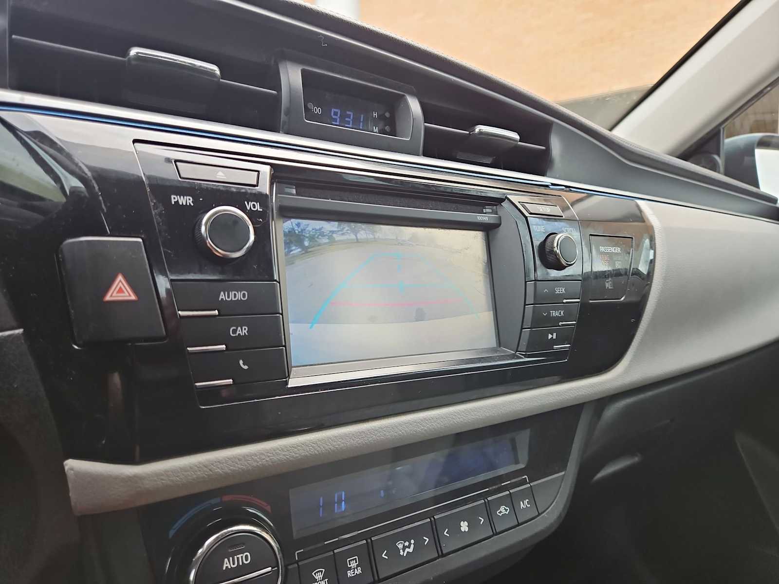 Used 2014 Toyota Corolla LE image 27