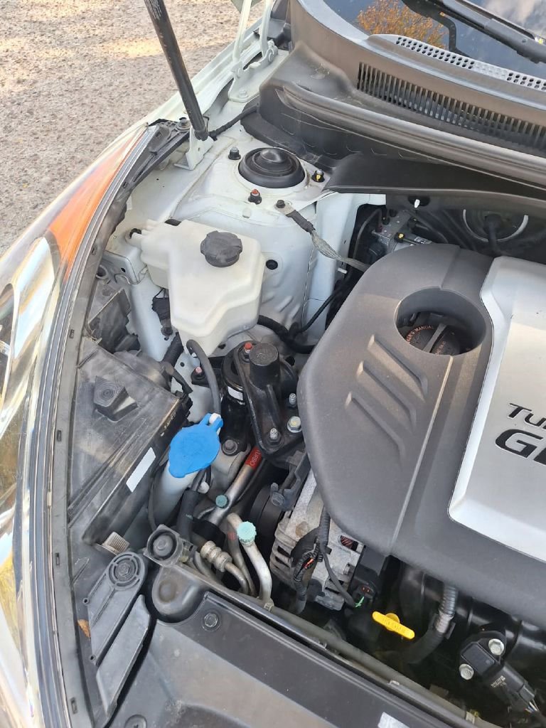 Used 2015 Hyundai Veloster Turbo w/ Option Group 04 image 3