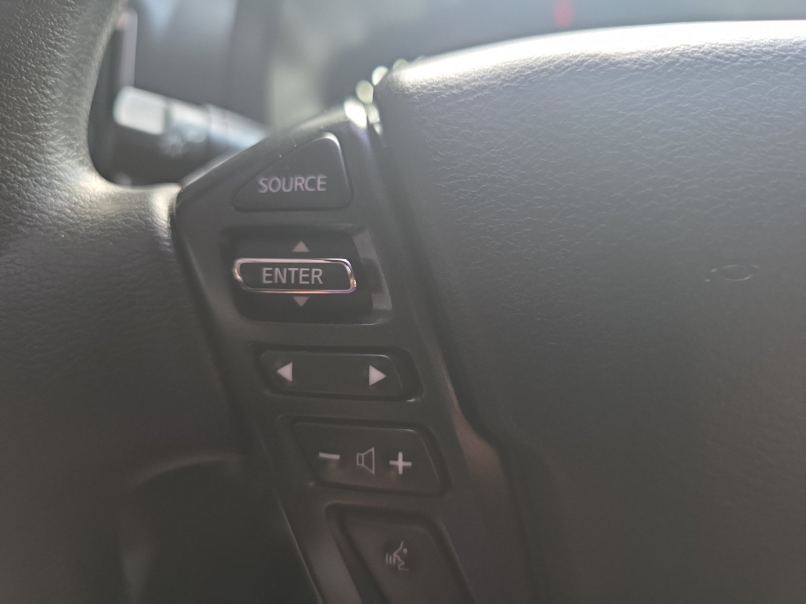 Used 2025 Nissan Frontier SV RWD image 24