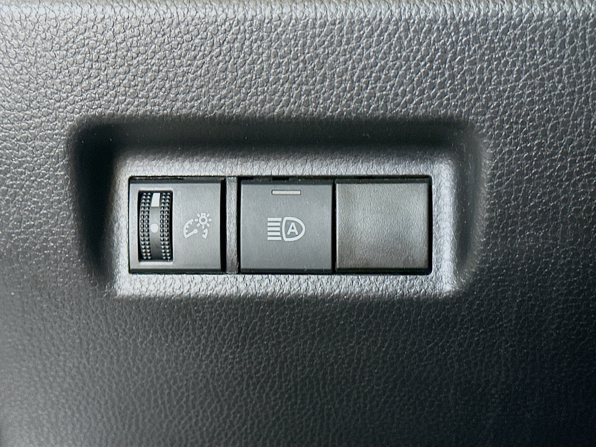 Used 2025 Toyota RAV4 XLE FWD image 17