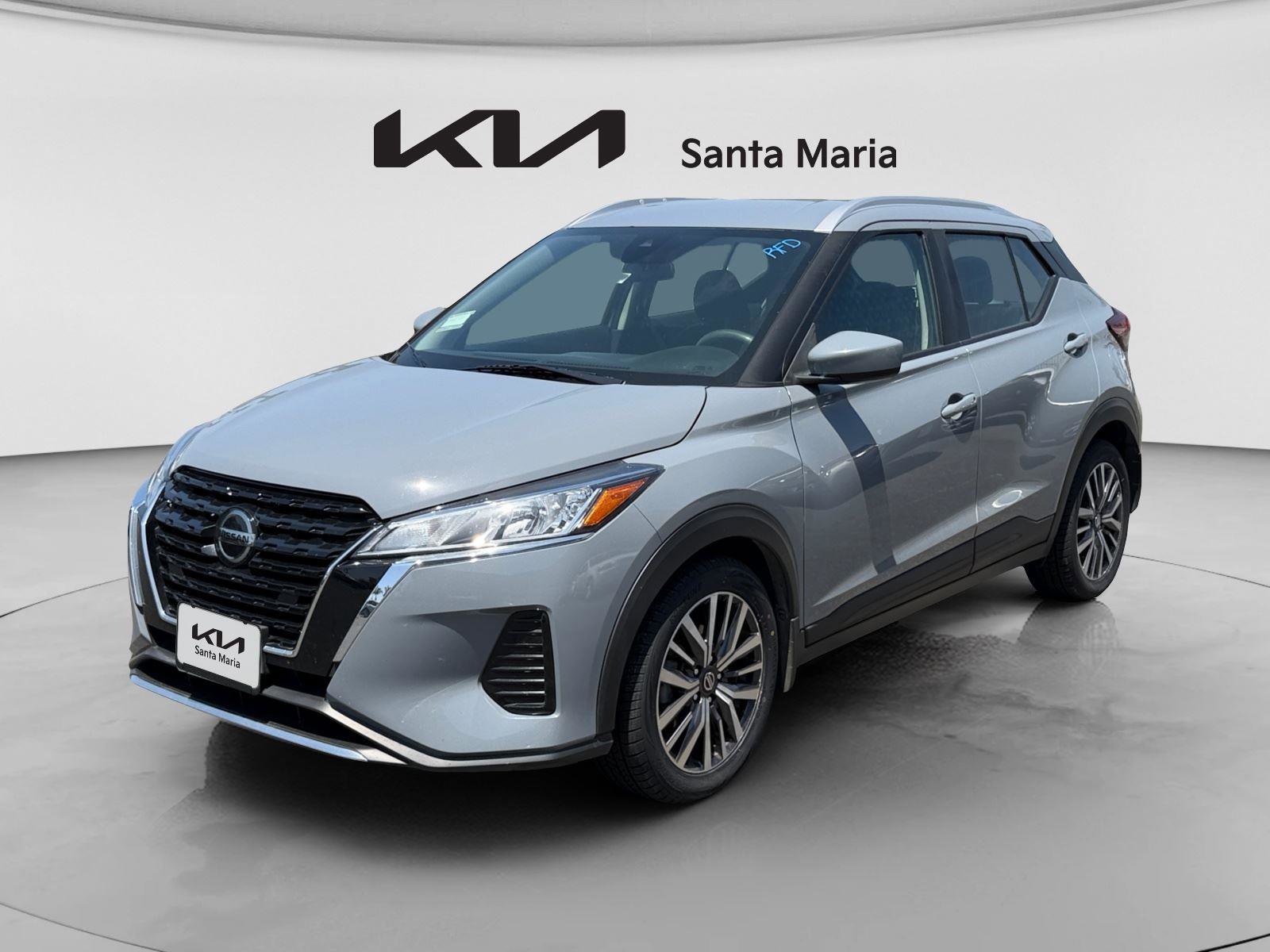 Used 2021 Nissan Kicks SV FWD image 3