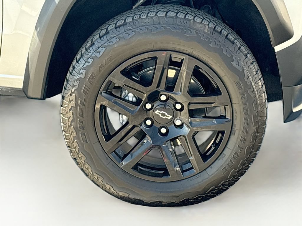 Used 2025 Chevrolet Colorado Trail Boss AWD/4WD image 31