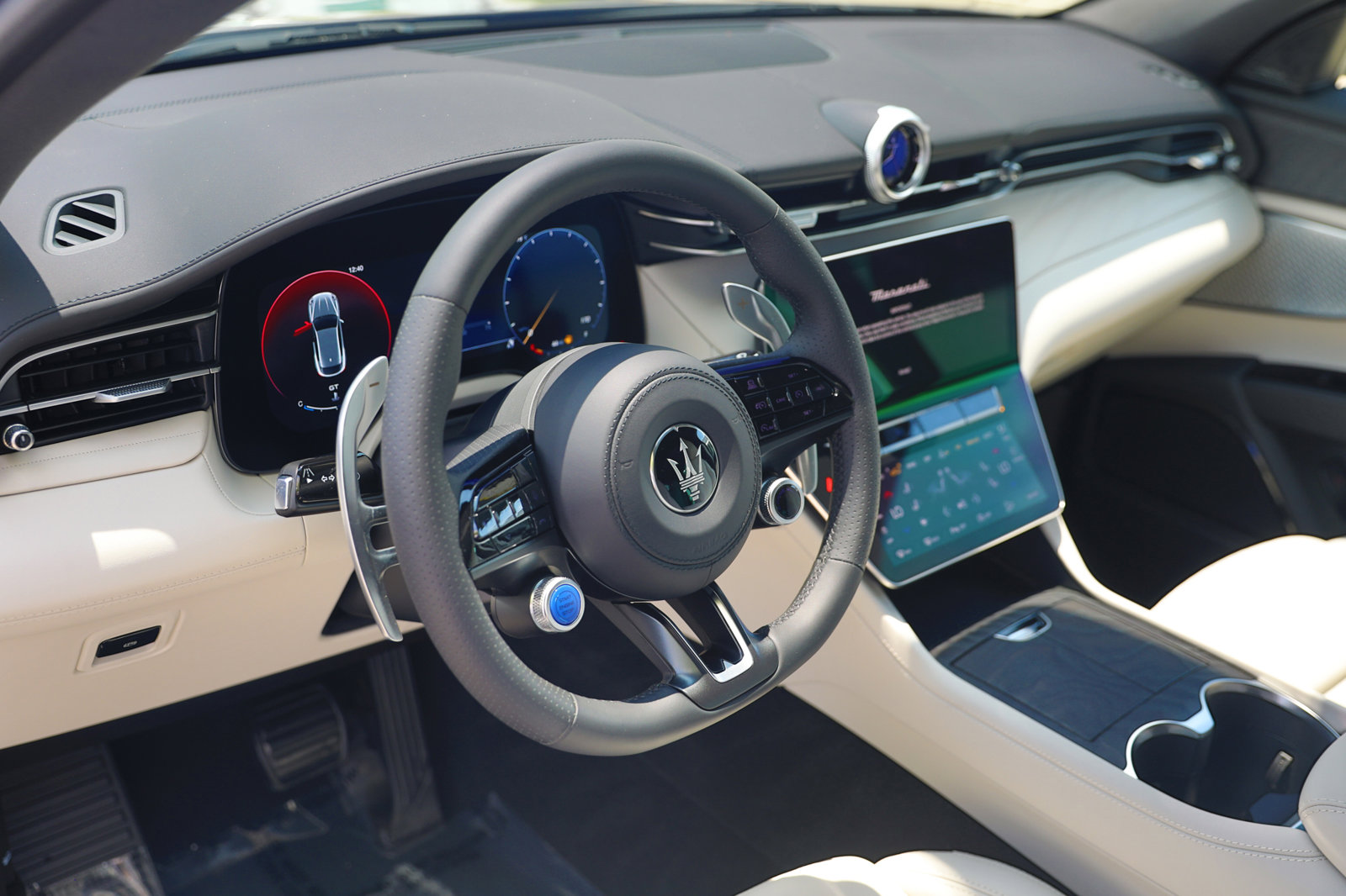 New 2024 Maserati Grecale GT image 18