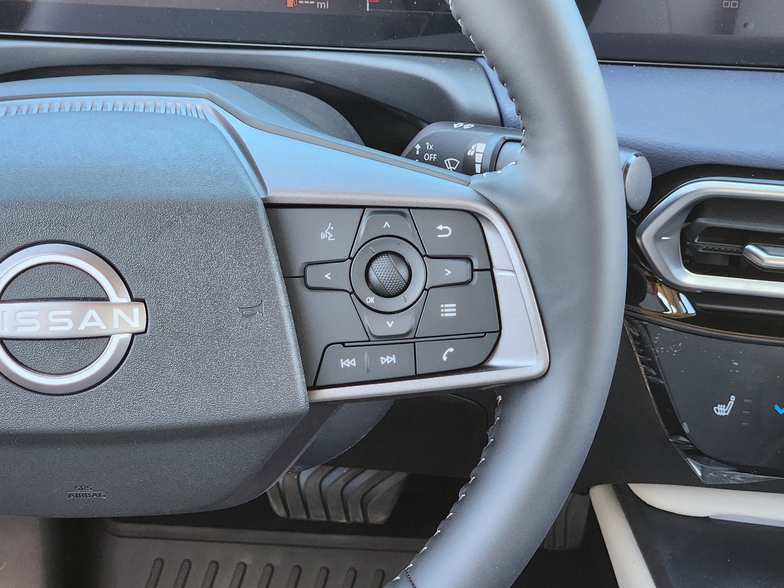 New 2026 Nissan Sentra SL w/ Floor Mat Package FWD image 27