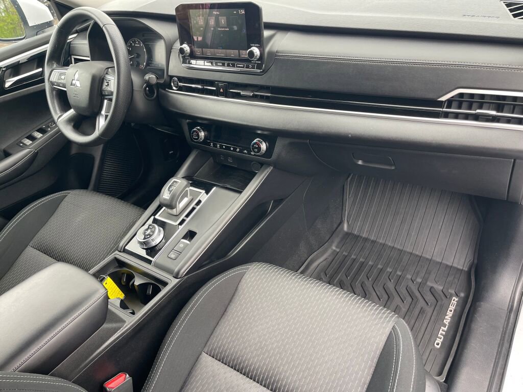 Used 2022 Mitsubishi Outlander ES AWD/4WD image 30